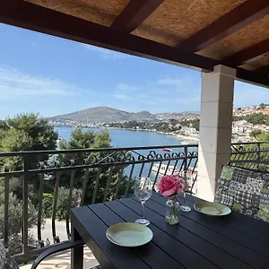 Apartmán Mirella 20 M From The Sea - Free Parking, Trogir