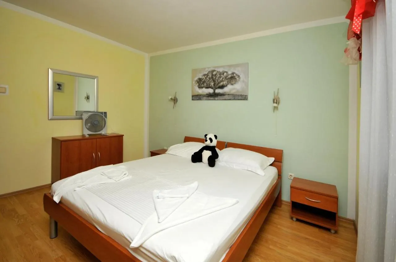 Roso Apartment With Sea View Trogir