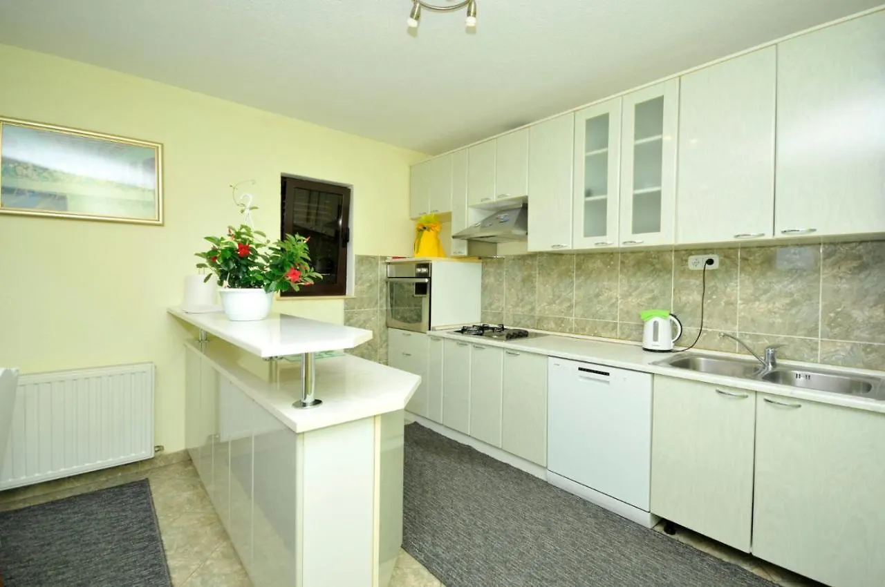 Roso Apartment With Sea View Trogir