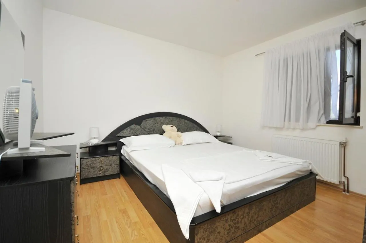 Roso Apartment With Sea View Trogir