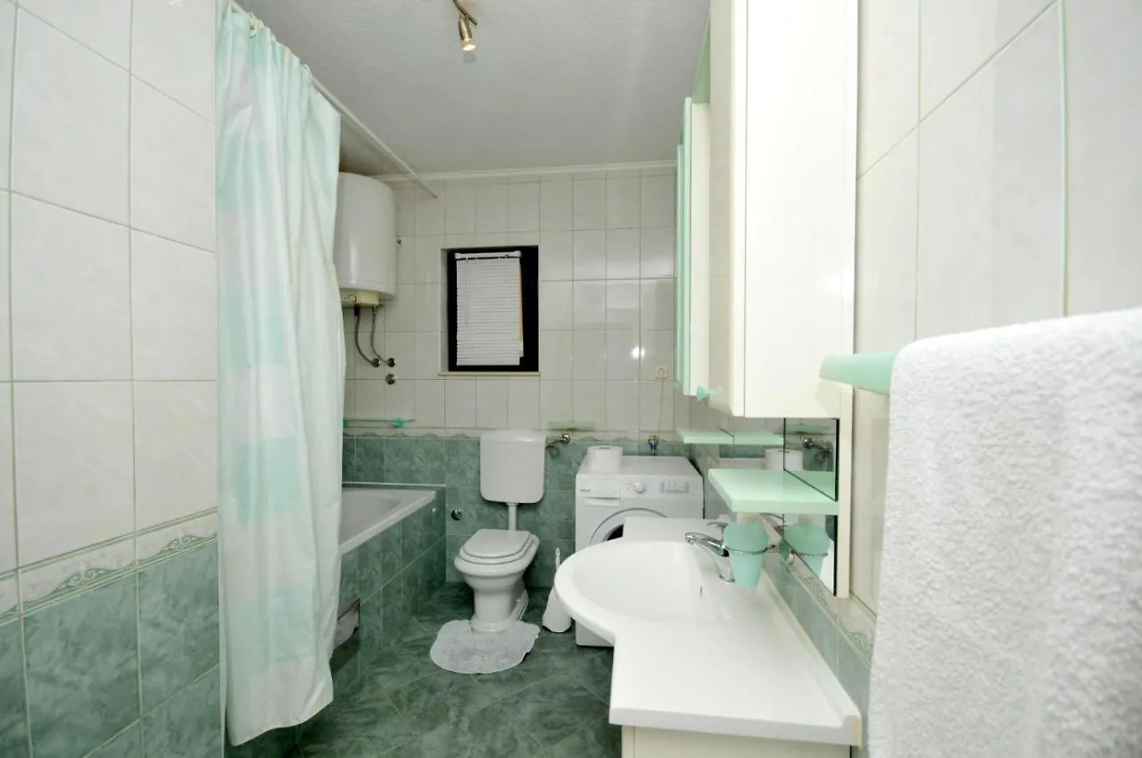 Roso Apartment With Sea View Trogir