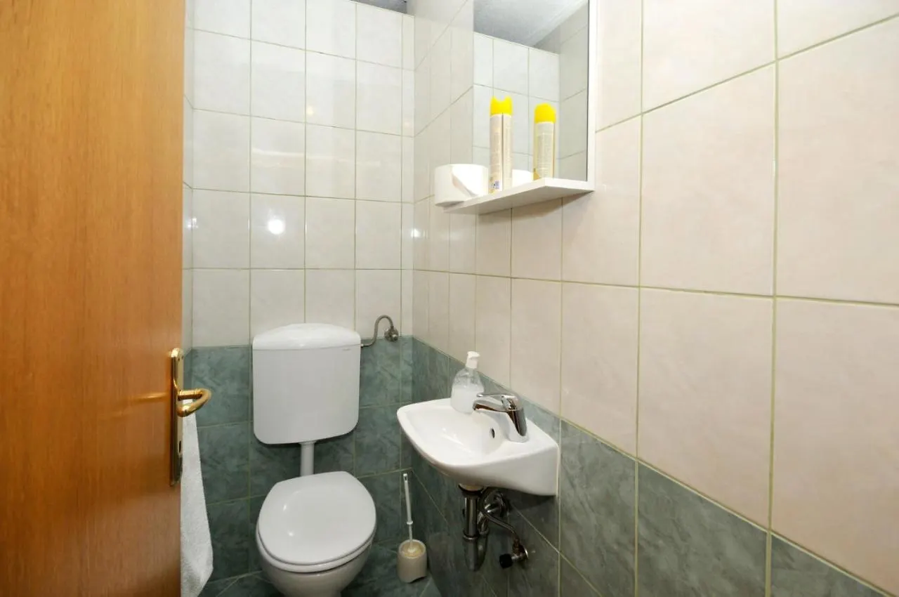 Roso Apartment With Sea View Trogir