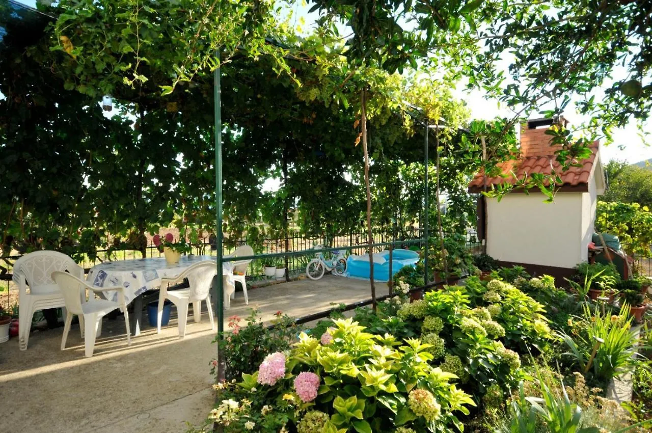 Roso Apartment With Sea View Trogir