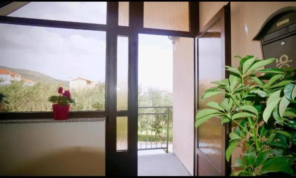 Roso Apartment With Sea View Trogir