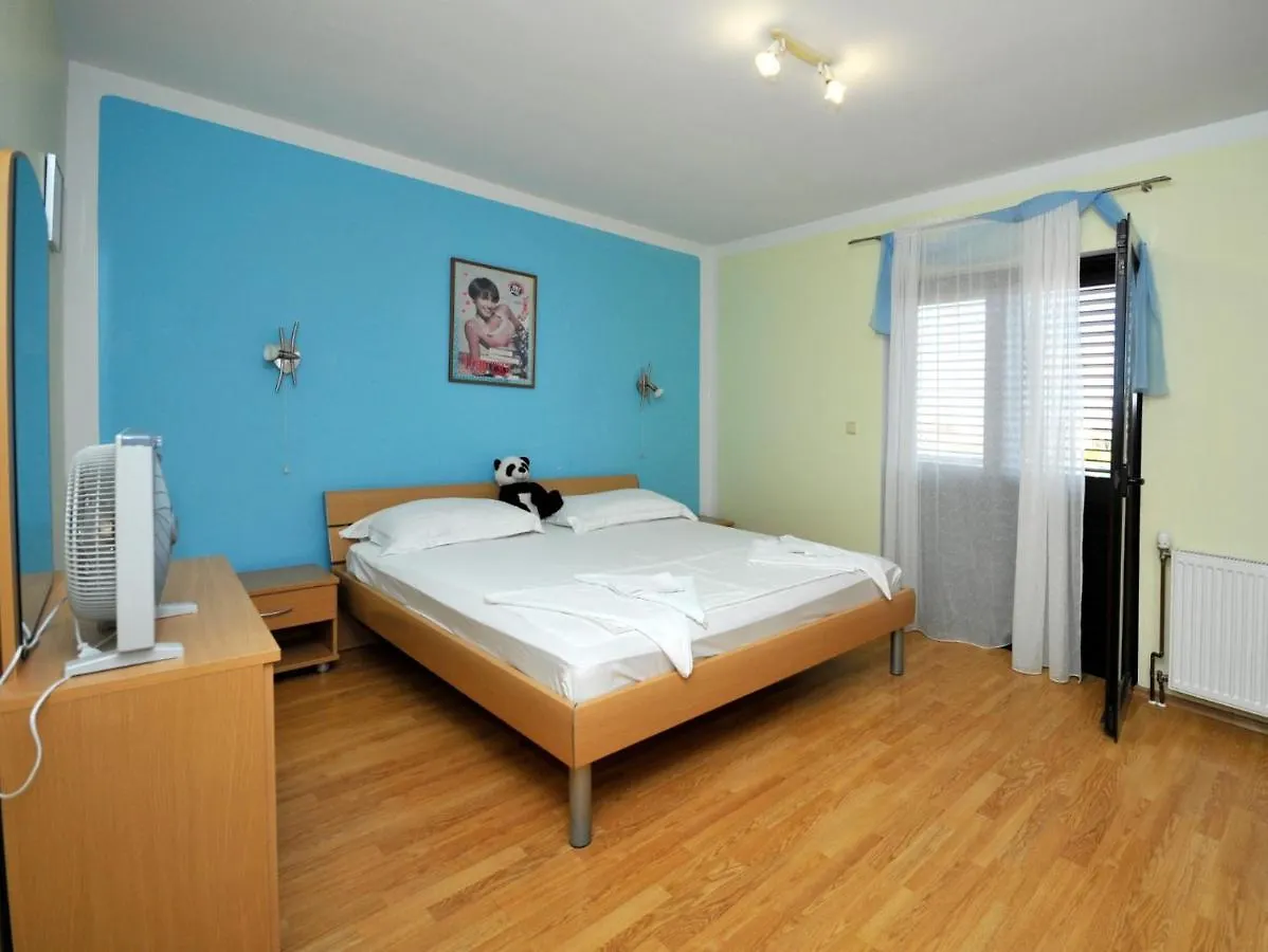 Roso Apartment With Sea View Trogir Croatia