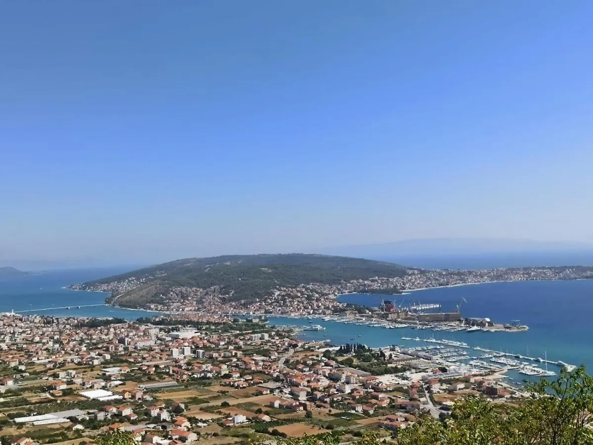 Roso Apartment With Sea View Trogir