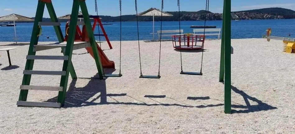 Roso Apartment With Sea View Trogir